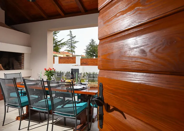 Casa Kasijan By Adriaticluxuryvillas Вилла Debeljak
