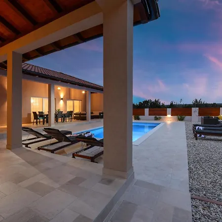 Casa Kasijan By Adriaticluxuryvillas Villa Debeljak